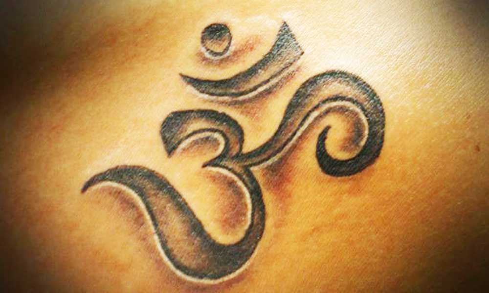 टैटू बनवाते समय